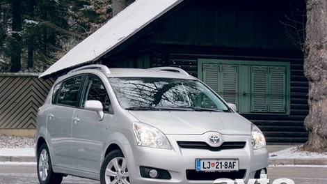 Toyota Corolla Verso 2.2 D-4D (100kW) Sol Plus