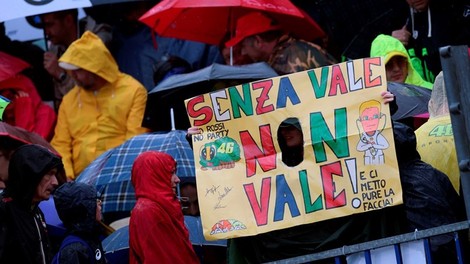 Bo 23 dni po zlomu noge dirkal? Rossi: »Bomo videli. Se vidimo v Aragonu!«