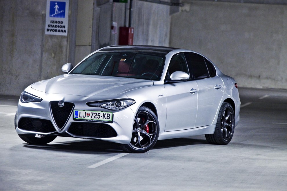 Kratki test: Alfa Romeo Giulia 2.2 JTDm 210 Aut AWD Veloce