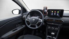 (Premiera) Sandero pleza razred višje