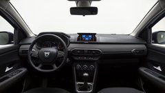 (Premiera) Sandero pleza razred višje