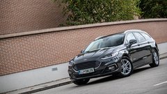 Ford iz Mondeove palete umaknil klasičnega bencinarja!