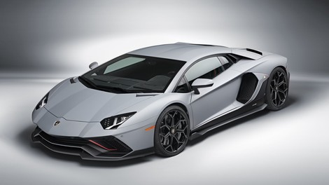 Potrjeno: Lamborghini bo nadomestil vse v požaru izgubljene avtomobile. Kaj pa ostali?
