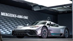 Izšel je novi Avto magazin: kako se lotiti slabosti med vožnjo, kateri je najcenejši način motoriziranega prevoza ... testi: Alpine A110 S, Dacia Jogger ...
