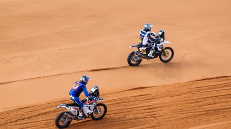Dakar 2023, deveta etapa: El Matador končal v bolnišnici, Mulec šesti!