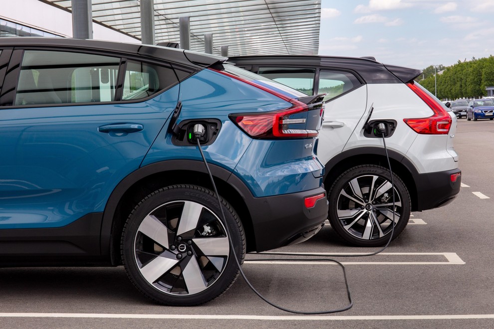 Dramatičen padec prodaje električnih modelov uveljavljene znamke - zadnji hip so prilagodili svoje elektrifikacijske načrte