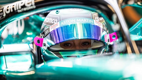 Po petih letih spet dekle za volanom formule 1