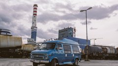 Slovenski brivec, ki v svojem »barbervanu« skrbi za videz največjih zvezdnikov svetovnega formata