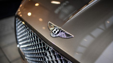 Kakšen je vozni park slovenskih podjetnikov? Od Priusa do Bentleyja in Rolls-Roycea