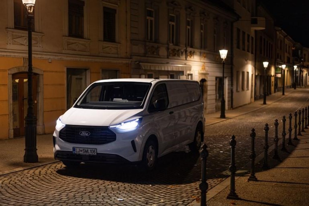 Ford Transit je legendarno ime med dostavniki. Ali bo nova generacija upravičila ime?