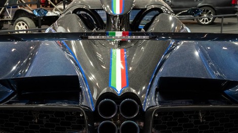 Kako je do majhne, vietnamske vasice pripeljal Pagani Huayra? Ni pripeljal - tam je bil narejen!