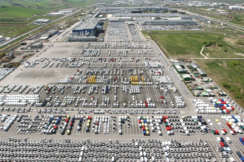 Italijani odločno proti prepovedi motorjev z notranjim zgorevanjem.  Bodo pripravili "kontra" zakon?