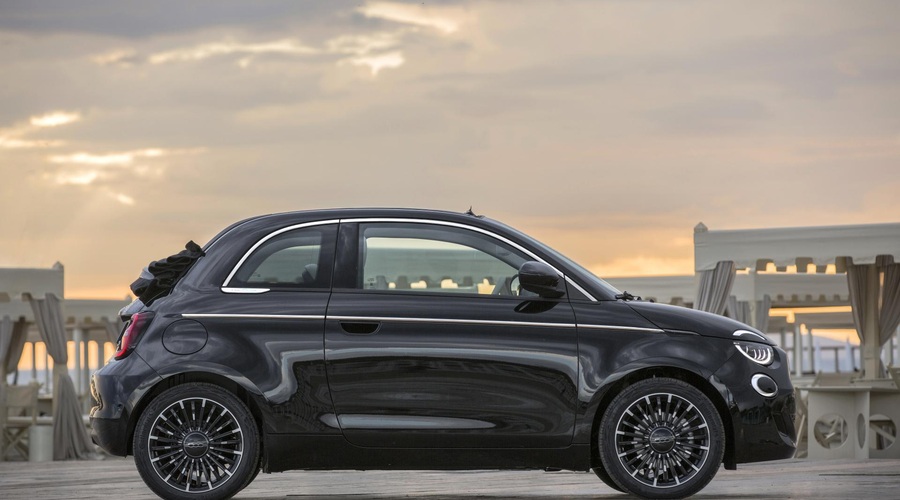 Fiat se za svetlejšo prihodnost vrača v preteklost. Bo ta radikalna poteza pomagala doseči cilje? (foto: Fiat)