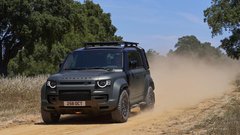 Novo v Sloveniji: Land Rover Defender Octa – Diamant, ki sije tudi v blatu