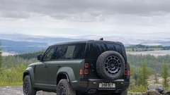 Novo v Sloveniji: Land Rover Defender Octa – Diamant, ki sije tudi v blatu