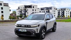 Test: Dacia Duster Hybrid 140 Journey - Kdo komu nastavlja ogledalo?