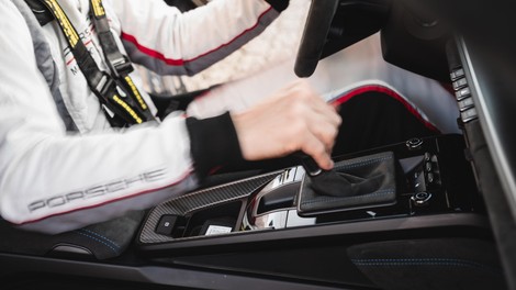 Porsche je postavil rekord na "zelenem peklu" za avtomobile z ročnim menjalnikom