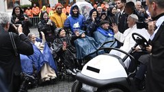 Pokojni papež se je zavzemal za električno mobilnost